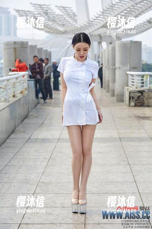 “爱丝”写真：模特小视频，哪来的这些眼睛在盯着我？