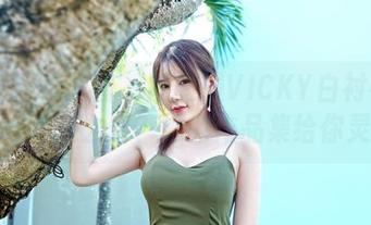 Feilin嗲囡囡 – 陈雅漫VICKY白衬衫：不知道该怎么穿？她的作品集给你灵感了
