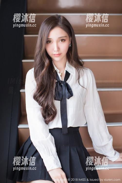 IMiss爱蜜社-小丽莎萌萌哒 IMiss爱蜜社 - 小丽莎萌萌哒的毛衣美图里,有种说不出的氛围,最新套图,我好像有些痴迷了。