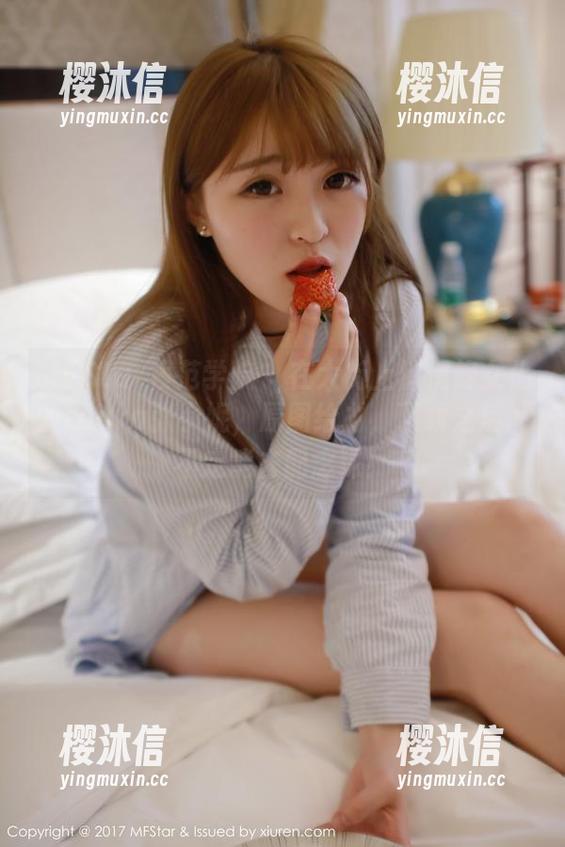 MFStar模范学院-Laura张小妮 MFStar模范学院 - 在大街上悄悄修女化的Laura张小妮,原图给力,下载之后说不定能去配念珠!