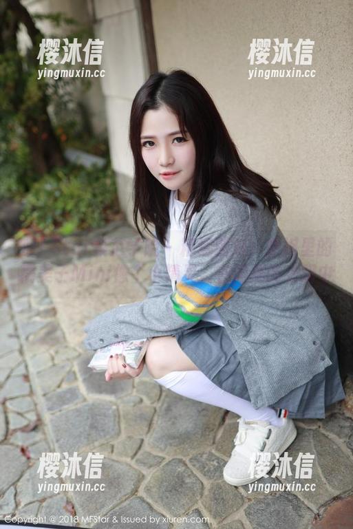 MFStar模范学院 - 精选图片：旗袍里的糯美子Mini像个小精灵，在闪烁的光阴中