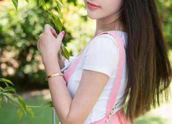 MiStar魅妍社 – 短裙？戴小唯的这套图我已经膜拜过了好几次，分享一下，顺便做个跟风党。