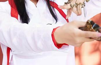 MiiTao蜜桃社 – 露西Lucy带你领略灰丝图包——因为有时候，沉默也可以是性感的代名词！