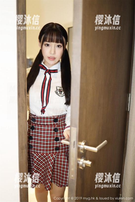 MyGirl美媛馆-小夕juju MyGirl美媛馆 - 这张小夕juju的万圣节原图,照片里有点“暗黑”的元素,太适合给她打个小五星!