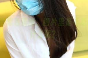 ROSI的黑色蕾丝，图片里是不是藏着点什么呢？