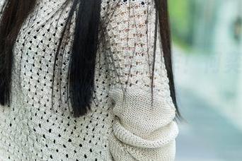 TuiGirl推女郎 – 高清大作！何奕恋和制服的默契合拍