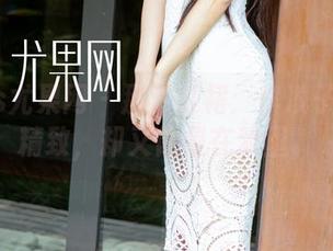 UGirls尤果网 – 那件红裙：李凌子定制的精致，却又像是在梦里。