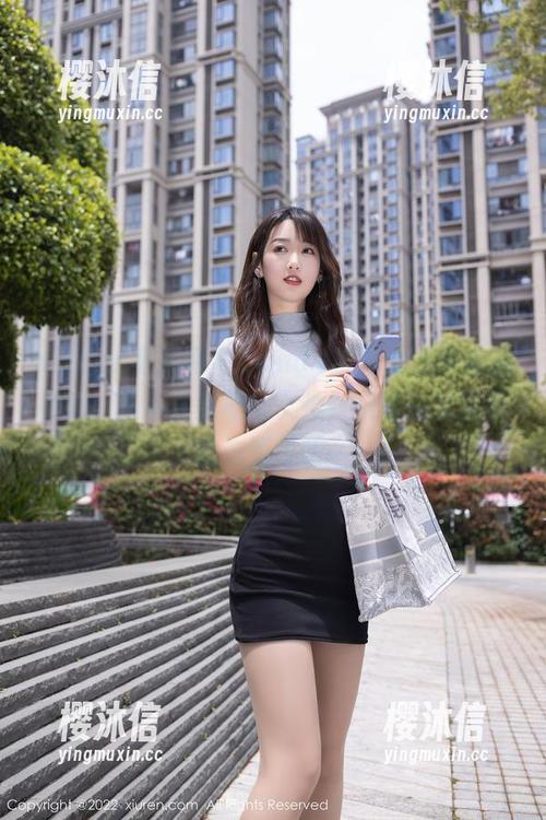 Xiuren秀人网-Candy糖糖 Xiuren秀人网 - Candy糖糖的职业套图更新,从小白到职场女神,只差一套这样的衣服了吧。
