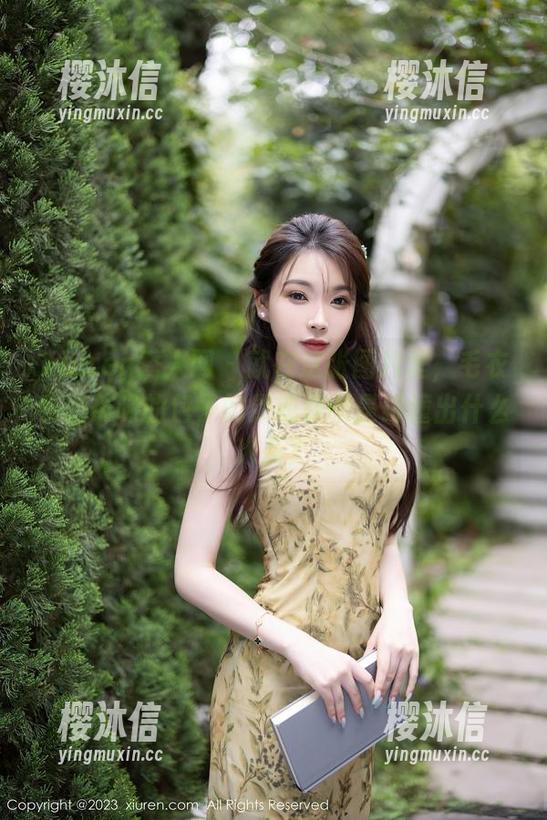 Xiuren秀人网 - 就在这张图片里，毛衣和奶茶味的包子的灵魂是不是碰撞出什么火花？