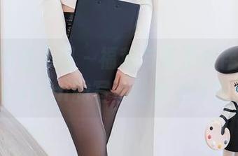 Xiuren秀人网 – 福利与美足相伴，孟狐狸FoxYini的写真让你流连忘返。