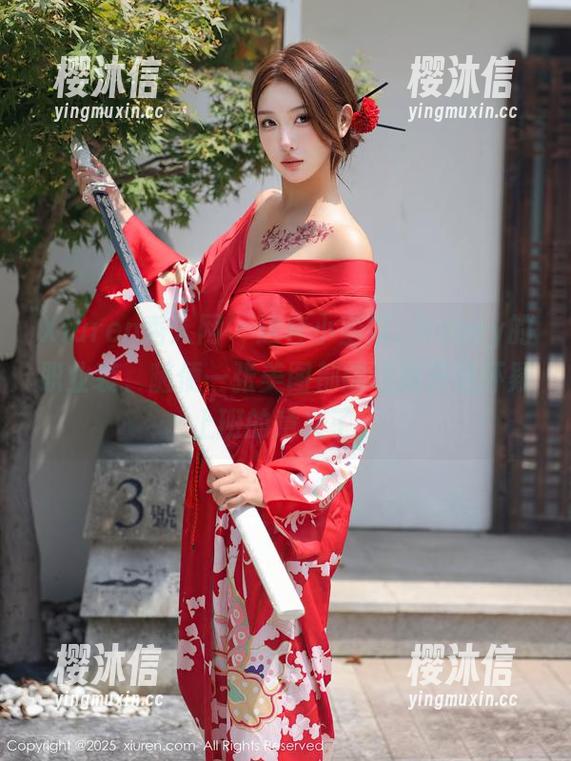 Xiuren秀人网 - 这套小蛮妖_honey的职业装，随便一张美图都能让我开始怀疑上班的意义了。