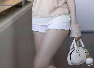 Xiuren秀人网 – 在徐莉芝Booty展现的女友私拍图片里，有种“不禁想深入了解”的迷惑，哈哈，真不明白我在想啥。