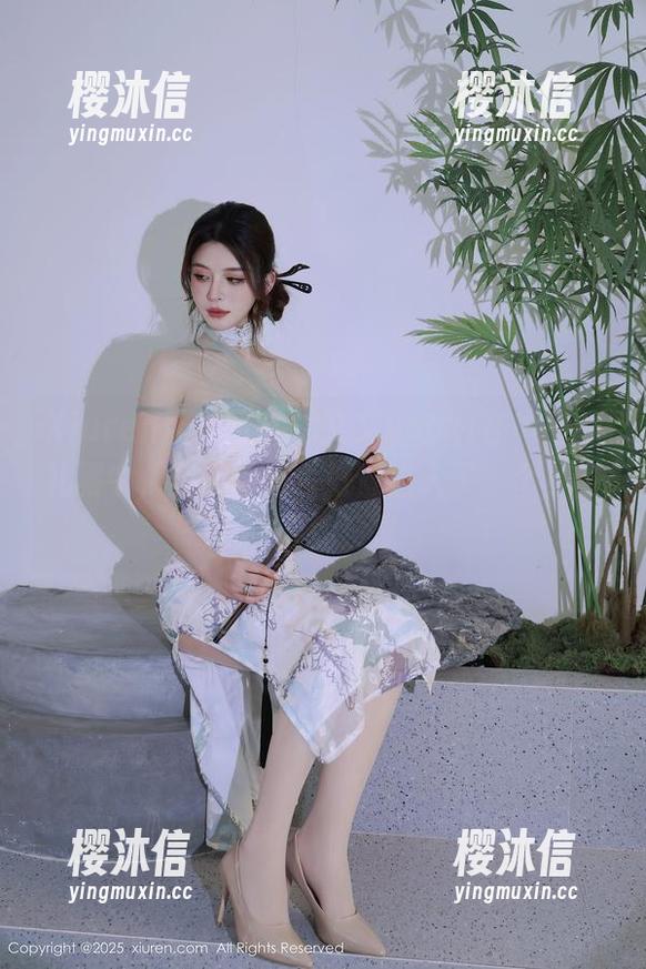 Xiuren秀人网 - 林文文yooki在华丽的礼服中，我们的照片好像进入了一个小型舞会的日常