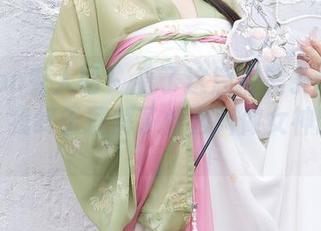 Xiuren秀人网 – 看了这篇糯美子nini的合集，我终于理解了什么叫做女神的光芒。