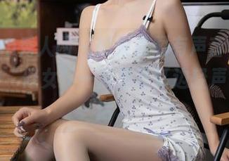 Xiuren秀人网 – 如果美图有声音，那黄歆苑的“修女”一定是在耳边轻声说悄悄话。