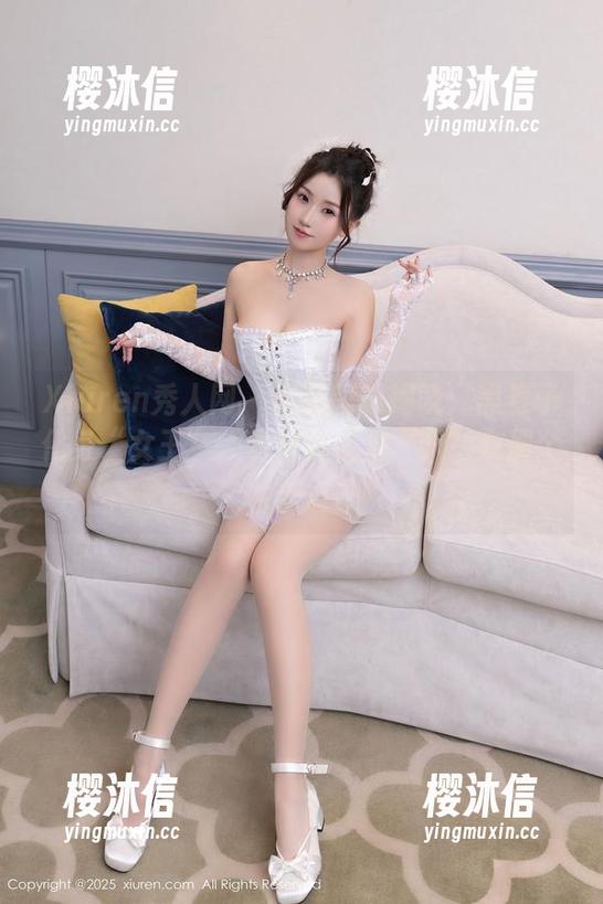 Xiuren秀人网-黑麦子 Xiuren秀人网 - 最新图册揭晓:黑麦子化身“女王”,说好的权力“只”在那个右手边?