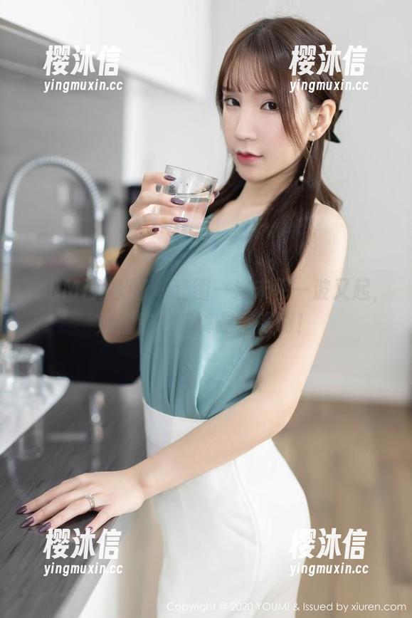 YouMi尤蜜荟-娜露 YouMi尤蜜荟 - 套图一波未平一波又起,娜露的吊带真是养眼啊!