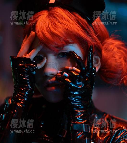 一笑芳香沁的运动写真：随着动作，笑容好像比汗水更吸引啊