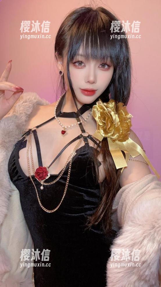 定制睡衣与九言从不咕咕的写真，不过是说想穿衣服的借口吧……对吧？