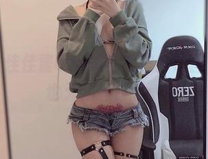 好吧，佳佳酱ovo的全套户外原图，我再也无法理智了。