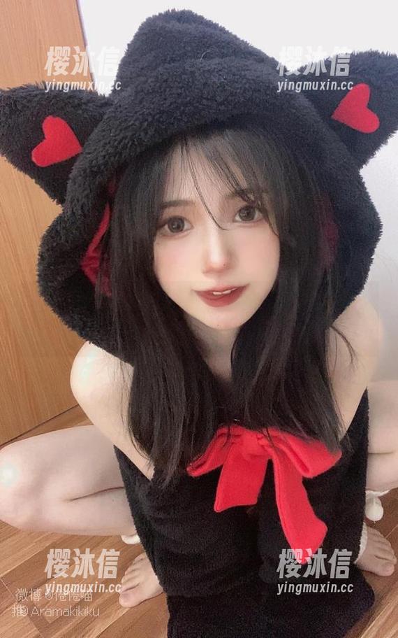 看倦倦喵和她的吉他妹妹，私房图里的隐秘才艺亮点！