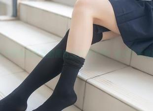 于是你愿意下载兔玩映画的黑白旗袍双子吗？看这比美食还吸引呢！