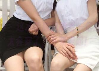 初夏女神 – 这水手服我能看一亿遍，柒柒太会穿了，下载走起！