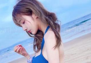 下载啾小妍的最新cos大片，果然甜得让人发腻呢！