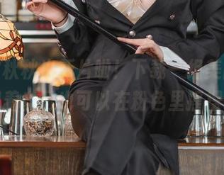 夏小秋秋秋出新片啦！下载一组美图，心想着自己也可以在粉色里摇摆。