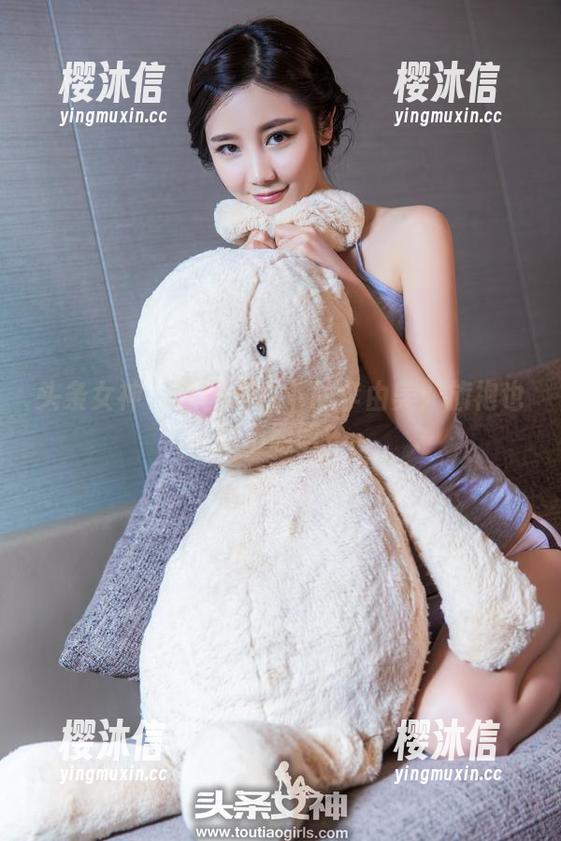 头条女神 - 原图模式下的李由美：旗袍也能不聪明？