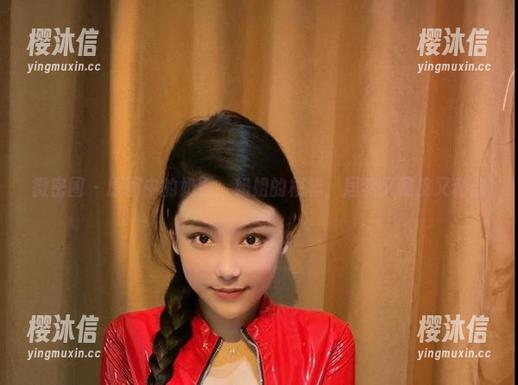 微密圈 - 原图中的奶雯：姐姐的模样，居然又调皮又利益