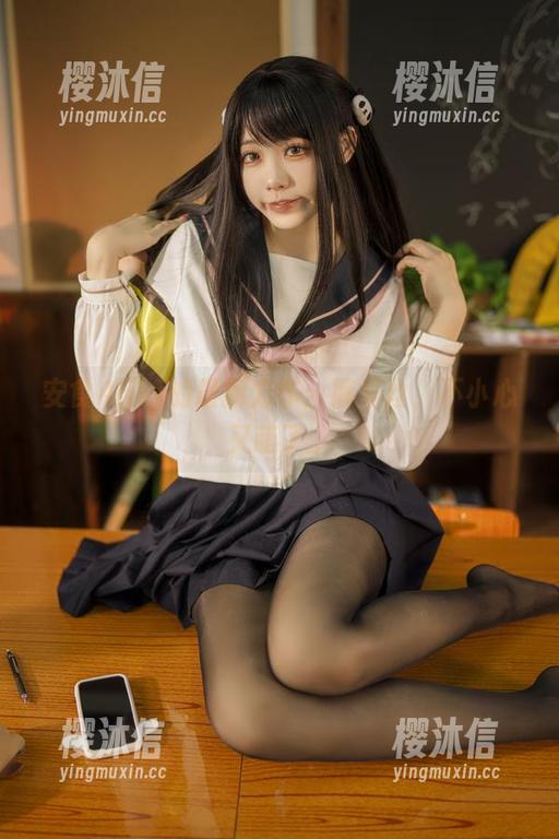 安食Ajiki 安食Ajiki的最新力作:裤里丝,不小心又萌了。