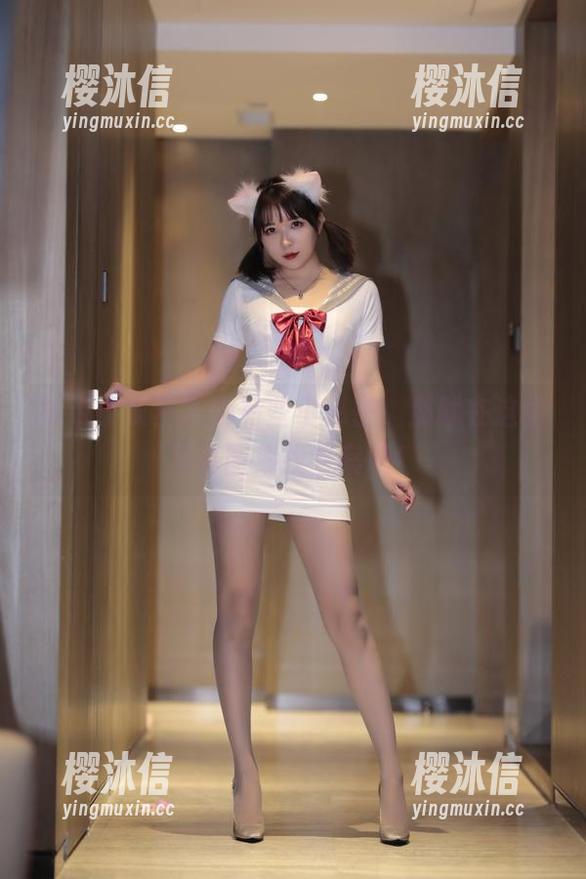 听说小女巫露娜有些小秘密，那就在这组写真图集找答案吧！