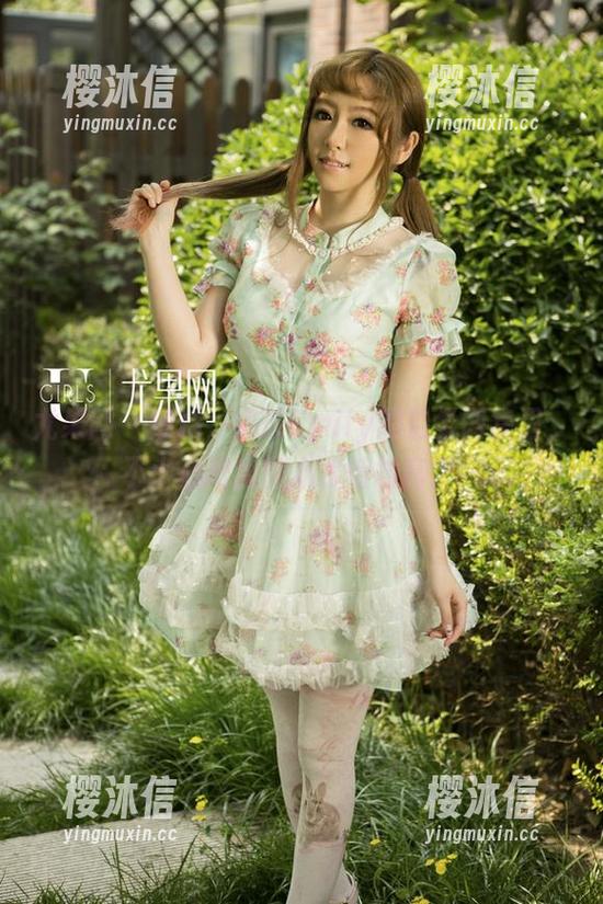 尤果网 - 糟糕，奶茶Emily的温柔图集里，不小心把我的心水值拉高了！