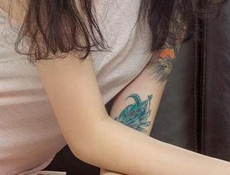 尤果网爱尤物 – 职业装不再单调，小苑嫣的美图好像是在暗示：工作可以是件值得期待的事！