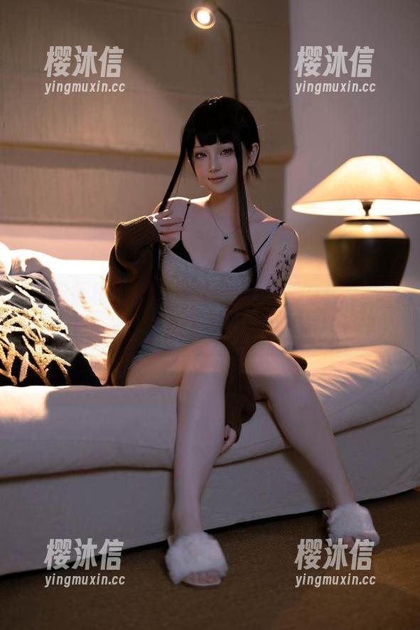 屿鱼 把屿鱼私拍拿出来秀一秀,她的女友风格无处不在,原图倒是让我又爱又恨。