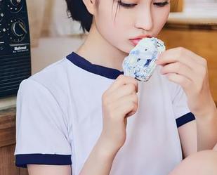 年年Nnian推翻传统：裸足也是一种cos风格吗？