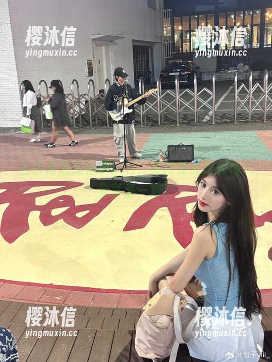 当白裙遇见怡子yiii，美图如光影秀场？分享来一波！