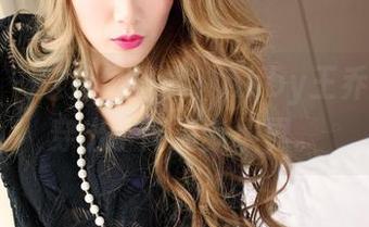 推女神 – 这是牛仔裤？Abby王乔恩把它穿出了高清新境界。