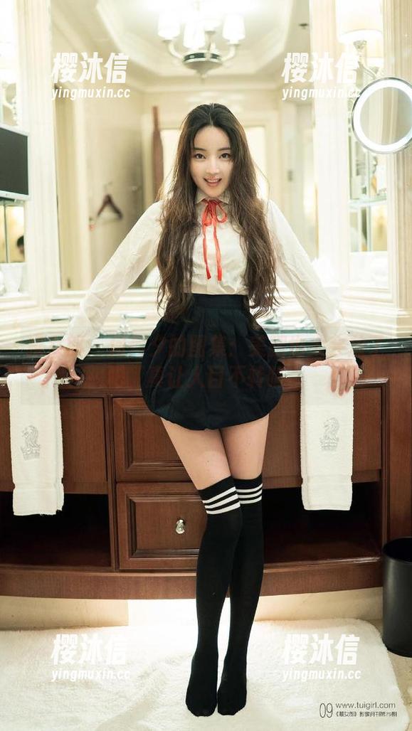 推女郎 - 何何夕的图集：美腿也太会放了吧，真让人目不转睛。