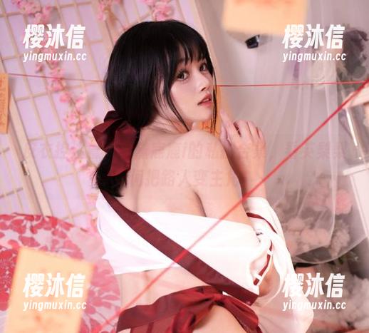 皮衣控注意！星黛鹿鹿i的私拍合集，看英梨梨如何把路人变主角！