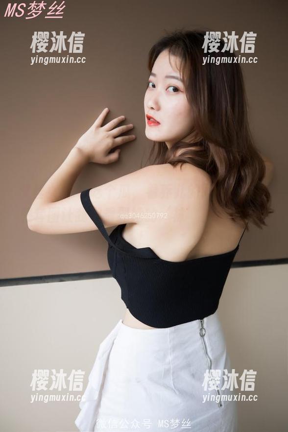 梦丝女神 - 吃个瓜，看乔儿的网袜！原图和套图让我们看到她的‘袜’事一网打尽！