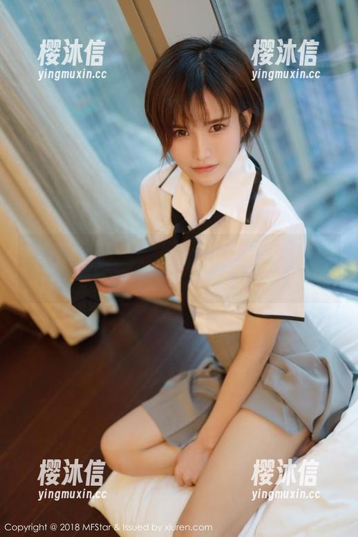模范学院 - 比基尼和姗姗就打奥特曼，怎样才能合成一张成功的高清作品？