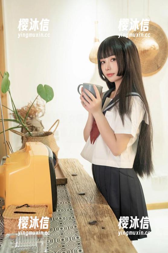 图片里的爆机少女喵小吉和她的体操服，得留点时间消化。