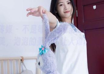 物恋传媒 – 不是每双短靴都能在线变得这么美，泡泡的美图真让人难以抗拒！