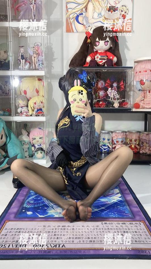 看！这是白栎Shirly的写真合集，恶毒白兔的外表下暗藏了什么呢？