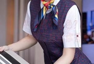 秀人网 – 谁说牛仔裤不够色？孟狐狸FoxYini的免费写真给你答案！
