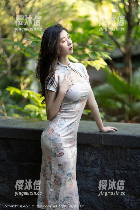秀人网 - 免费金句：拍黄瓜girl是修女的灵魂画手？图片内容引发热议。