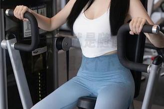 秀人网 – 谁说自拍就是随便？王馨瑶yanni的写真，想来个下载再说！