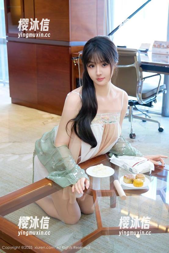 秀人网 - 一个清纯的萌奈子，如何往下继续？全集加下载，是名场面的必备良药！